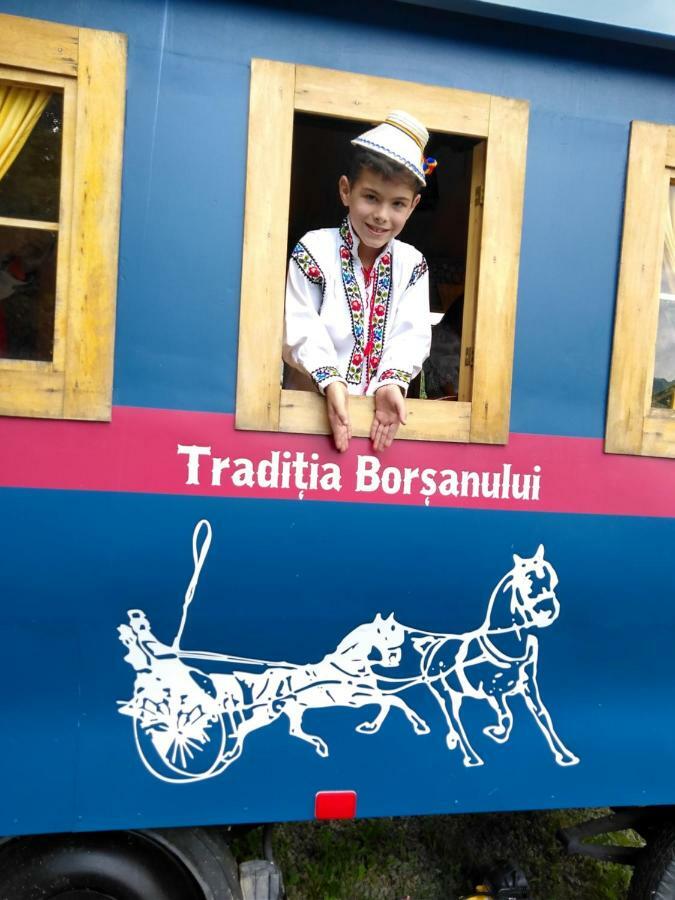 Traditia Borsanului Kültér fotó